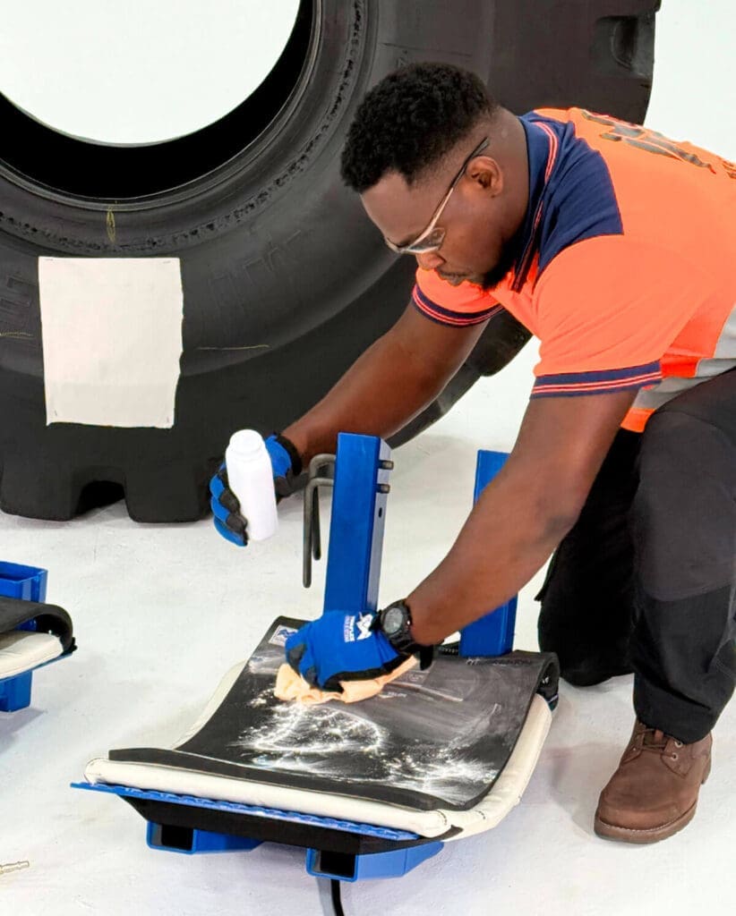 Always dust Monaflex Heat pads for optimum performance