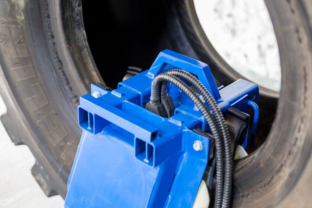 Monaflex OTRS System - sidewall repair in earthmover tyres